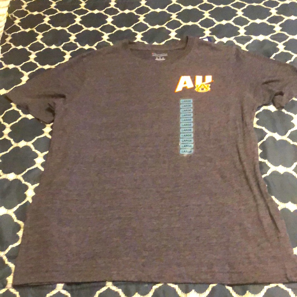 Unisex t shirt, size large. Auburn university logo